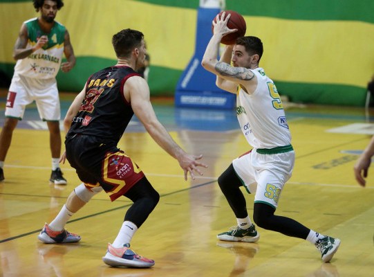 Πετρολίνα ΑΕΚ: 2-2 οι τελικοί και ο πρωταθλητής θα κριθεί στον Στρόβολο