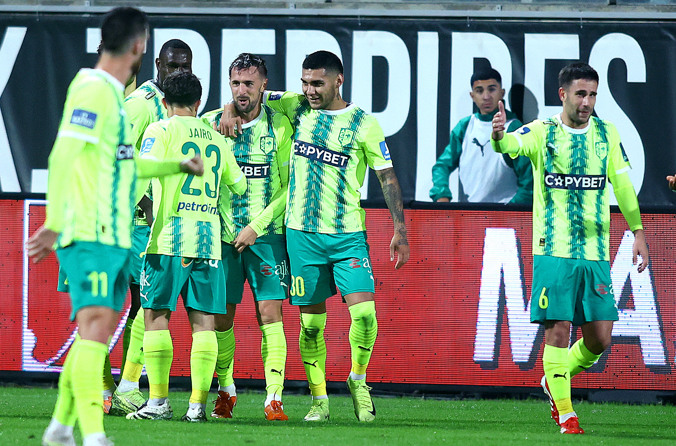 AEK-Eθνικός 2-1