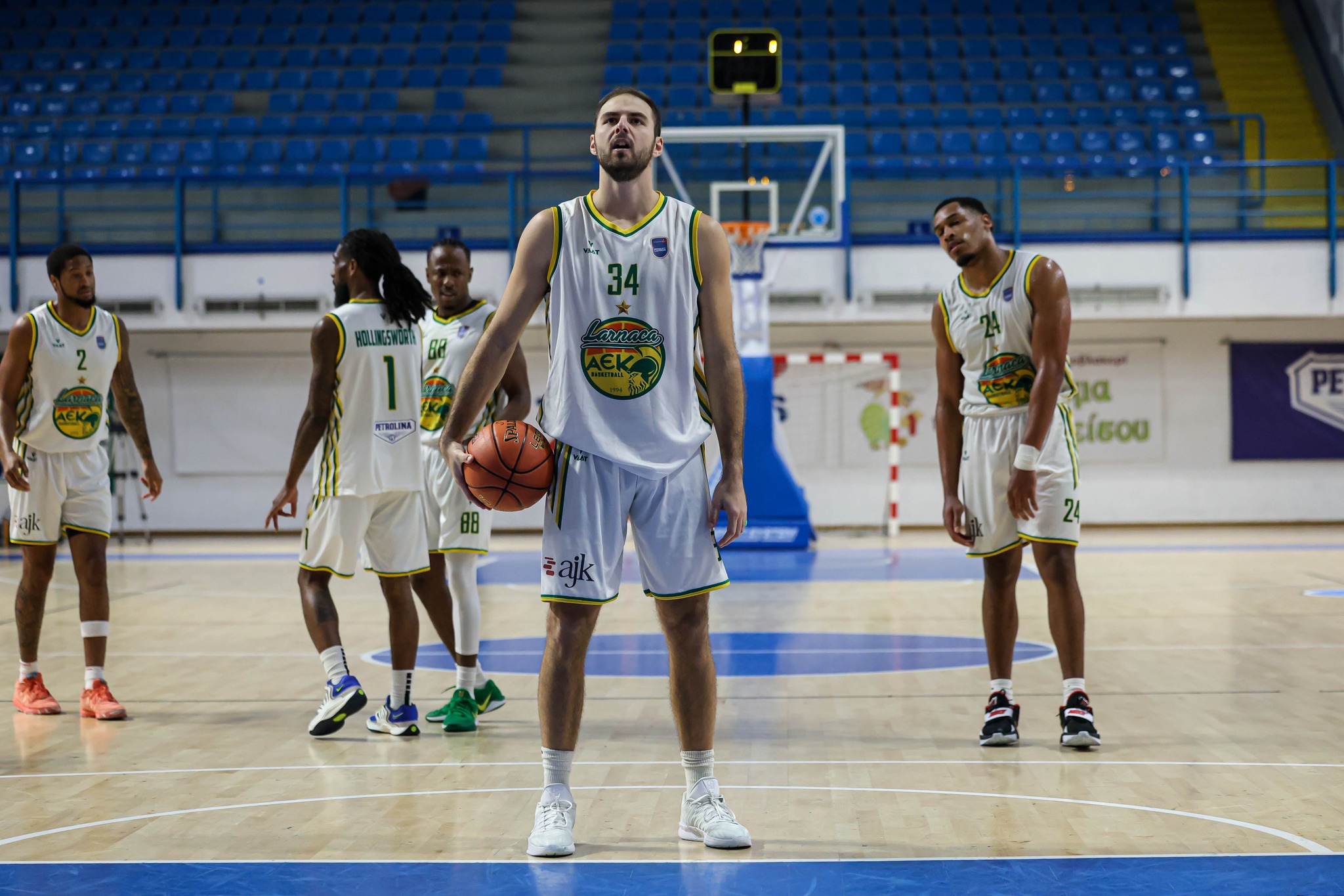 Πετρολίνα ΑΕΚ-ΑΠΟΕΛ 80-54