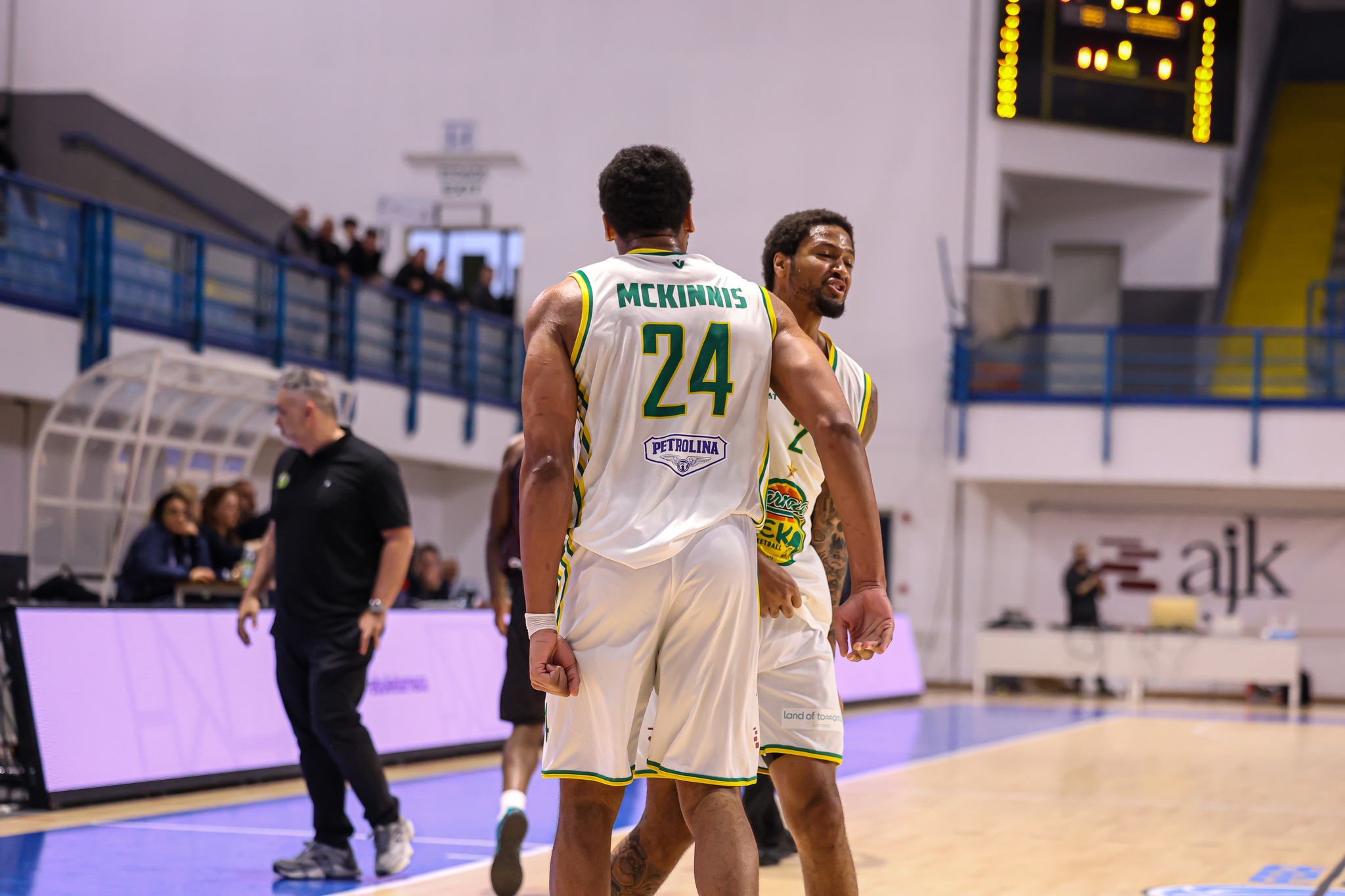 Πετρολίνα ΑΕΚ-TRIA EKA ΑΕΛ 78-71  