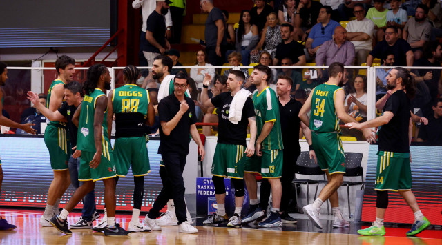 Kεραυνός Στροβόλου-Πετρολίνα ΑΕΚ 94-80